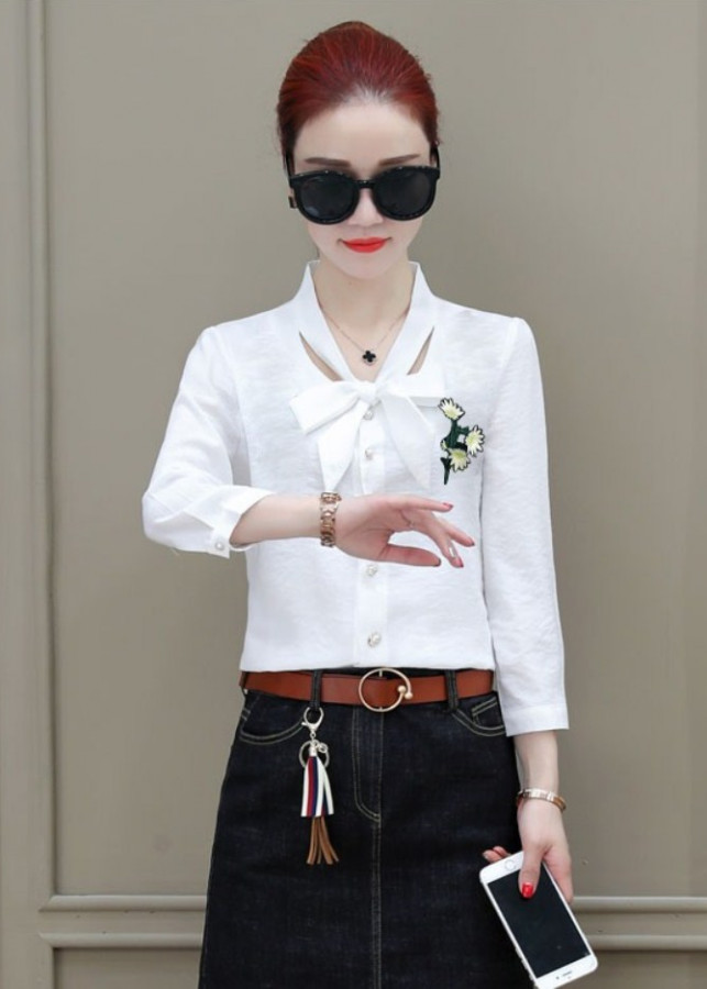 Áo Kiểu Thắt Nơ Thêu Hoa Xinh Xắn BY6321