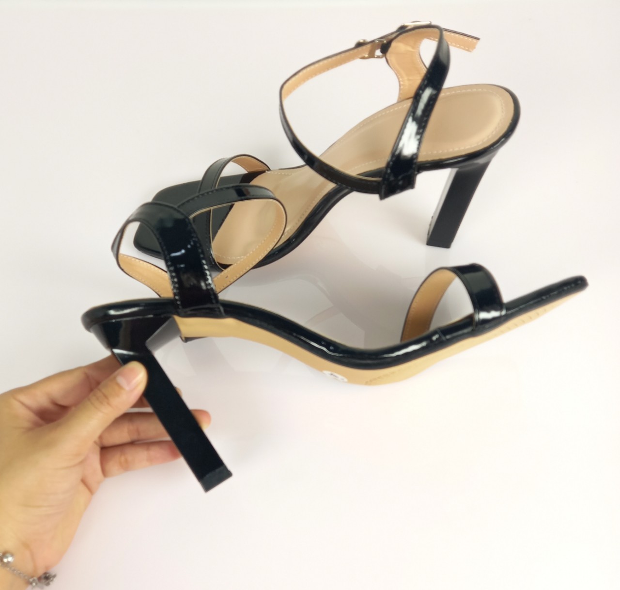 Giày sandal cao gót big size nữ 40 41 42 43 quai ngang thời trang màu đen gót vuông mũi vuông cao 9 phân