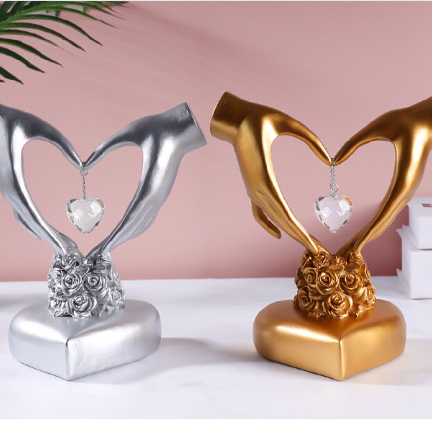 Mô hình trái tim trang trí tủ kệ, bàn làm việc, quà cưới