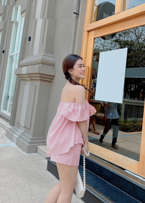 Set Đồ Bộ Áo Trễ Vai Đính Nơ Duyên Dáng