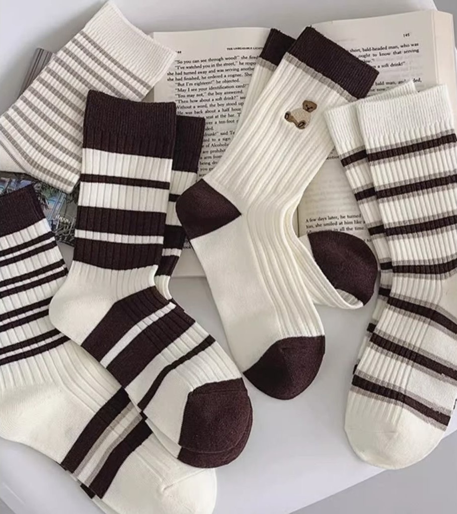 SET 5 ĐÔI TẤT NỮ GẤU KẺ CAO CỔ DỄ THƯƠNG DÀNH CHO NỮ