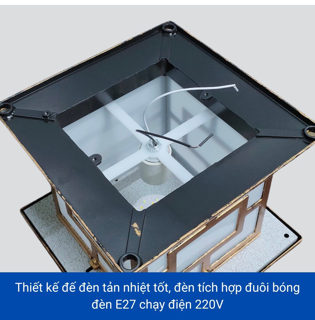 Đèn năng lượng mặt trời trụ cột sân vườn,Vỏ nhôm ,Tấm pin liền , kích thước 25x25cm
