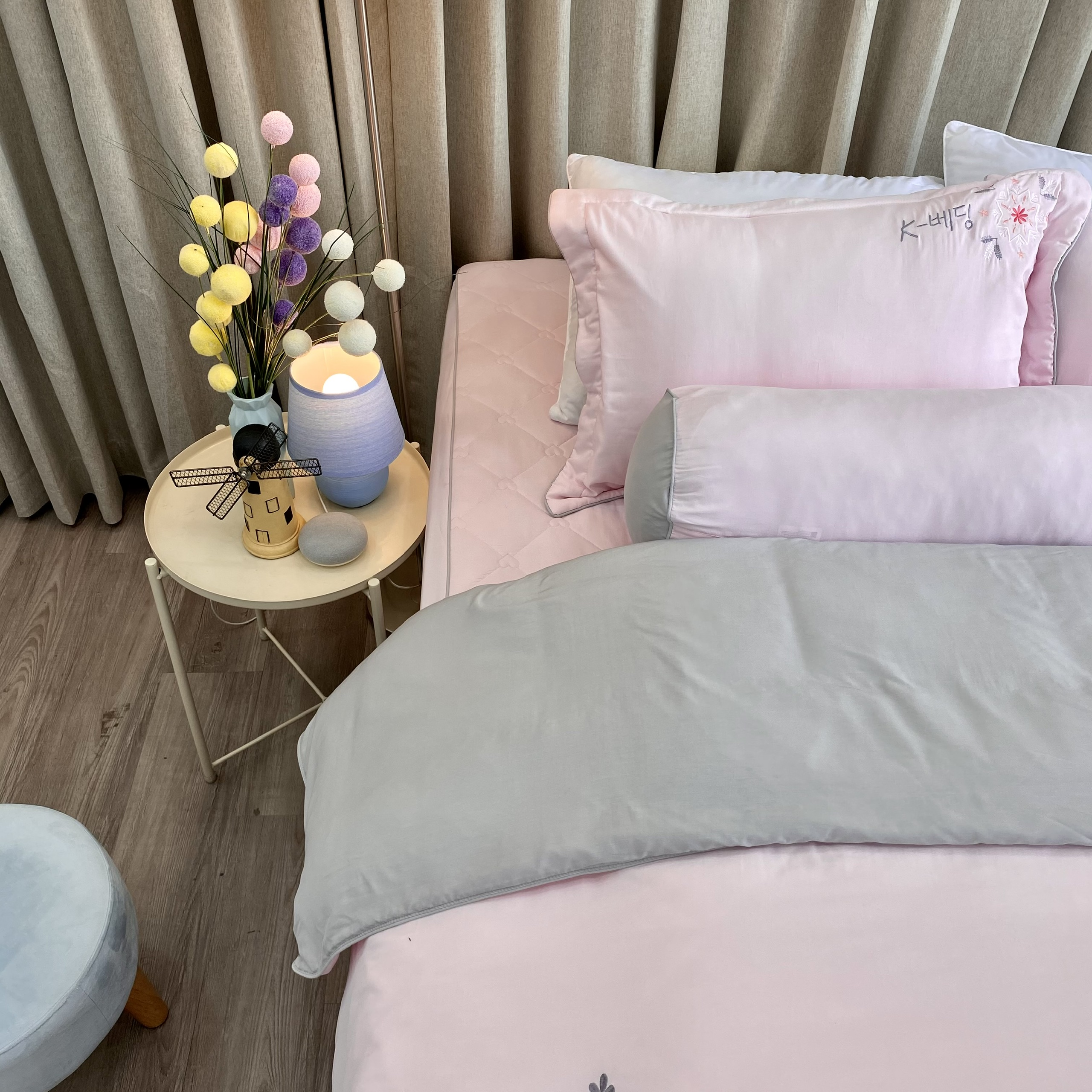 Chăn bốn mùa Hàn Quốc K-Bedding by Everon MicroTencel Hồng phối Xám KMTS101 200*220cm