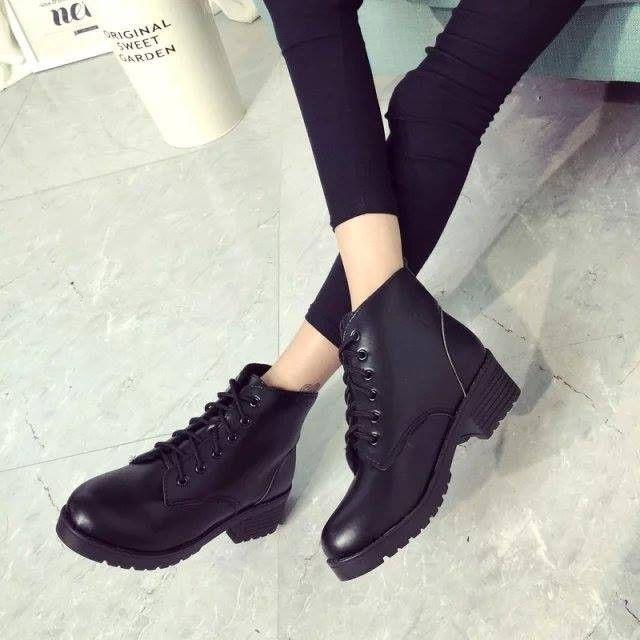 Giày bốt cột dây cổ cao