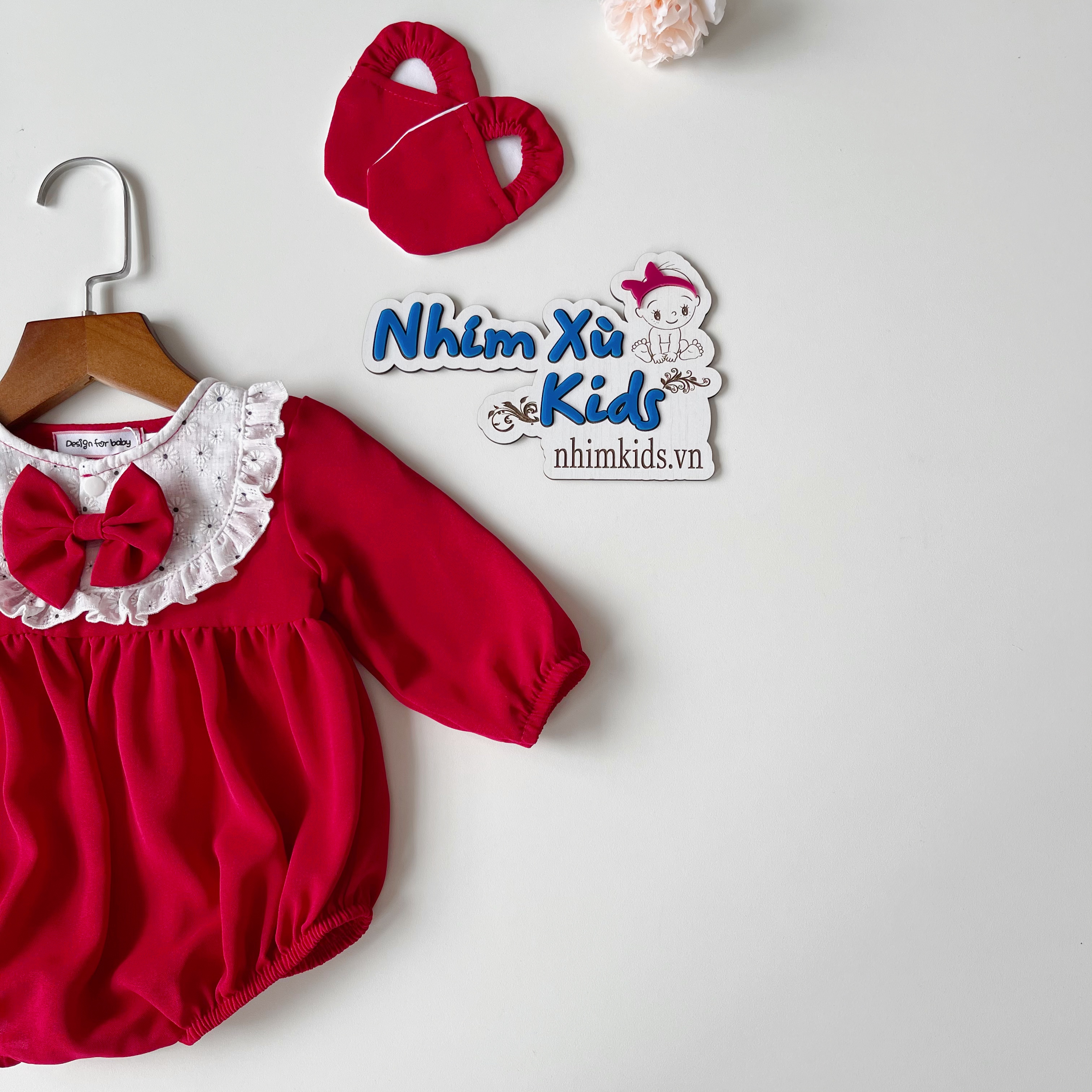 Body Đỏ Đô Bé Gái 3 Đến 12kg, Áo Liền Quần Kèm Giày Và Nón Cho Bé