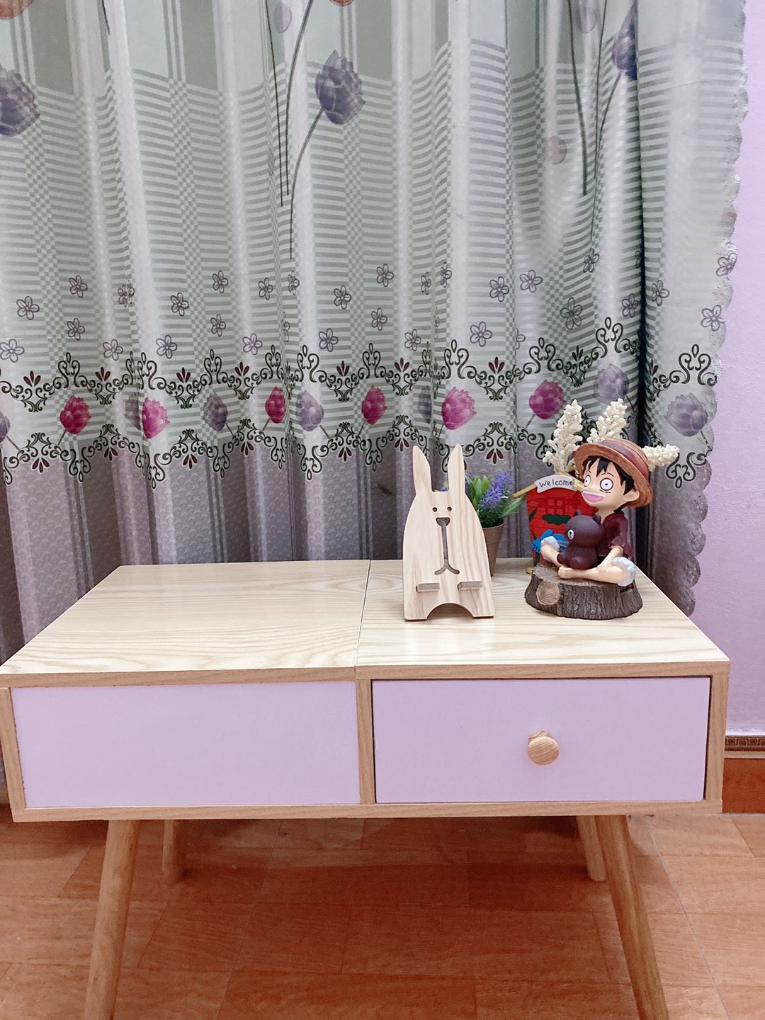 Bàn trang điểm ngồi bệt gỗ có gương Dovaty