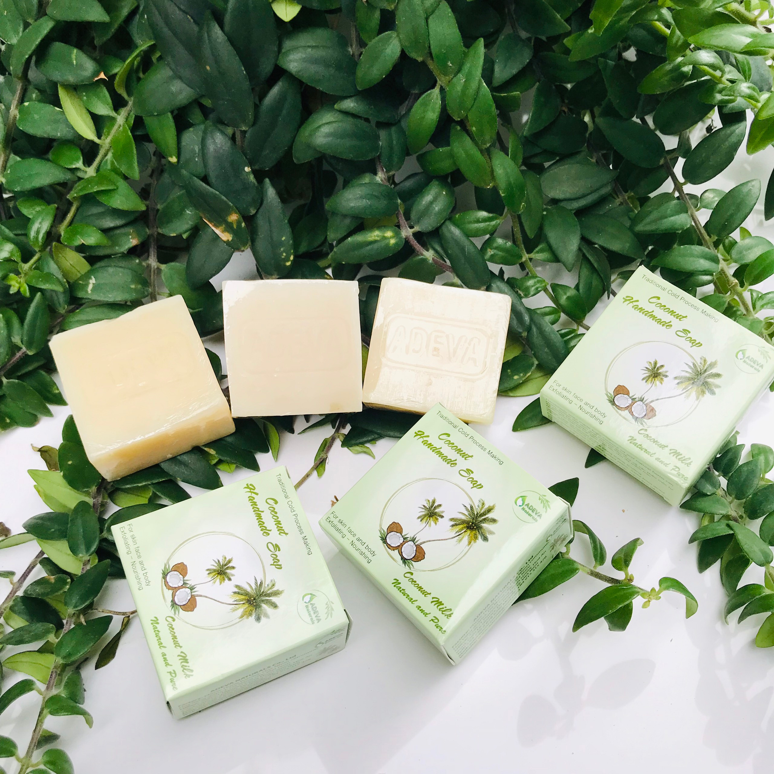 Xà phòng handmade Adeva Naturals - Xà bông sữa dừa (3 bánh - 100 gr/ 1 bánh) - Xà phòng handmade với thành phần từ thiên nhiên, an toàn dịu nhẹ, cho làn da mềm mại - Không gây khô rít da