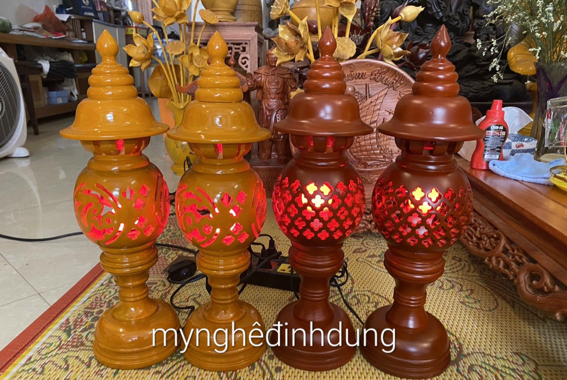 Cặp đèn thờ bằng gỗ hương kt cao 50cm
