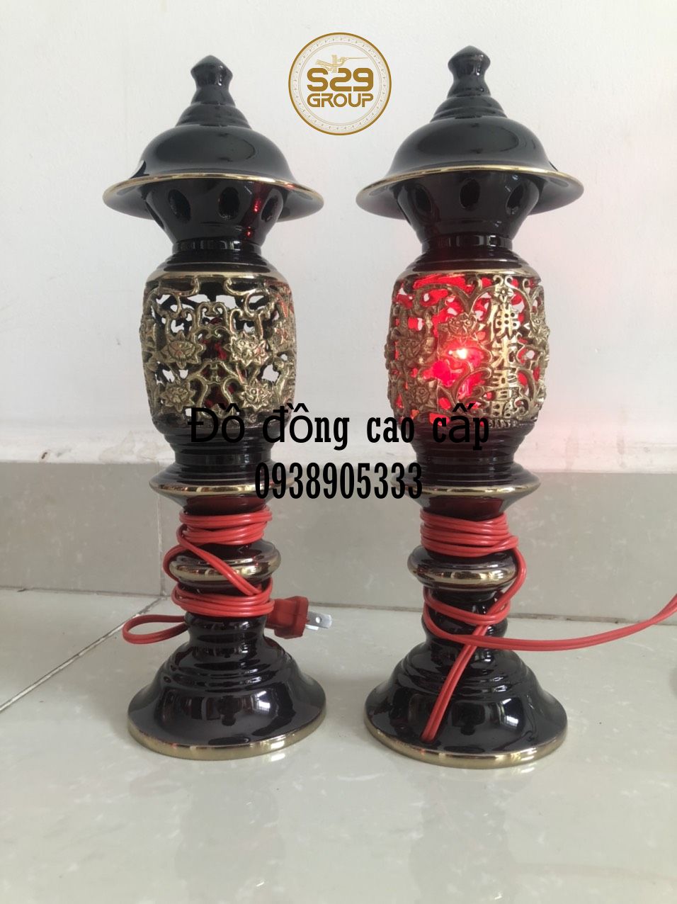 Đôi đèn thờ điện bằng đồng cao 28cm,phù hợp với bàn thờ gia tiên,dòng tộc
