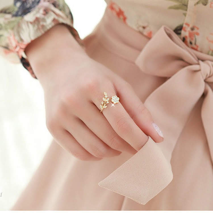 Nhan đeo tay xoắn lá hoa dễ thương phụ kiện nữ