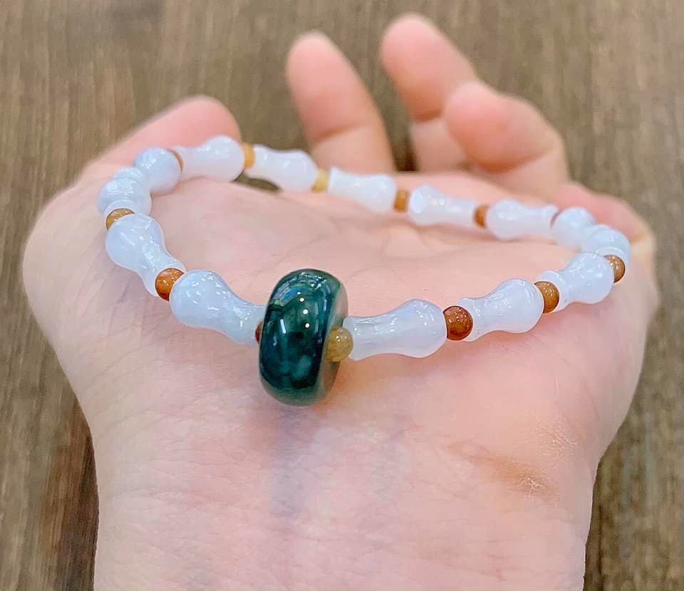 Vòng tay Ngọc Phỷ Thuý thiên nhiên