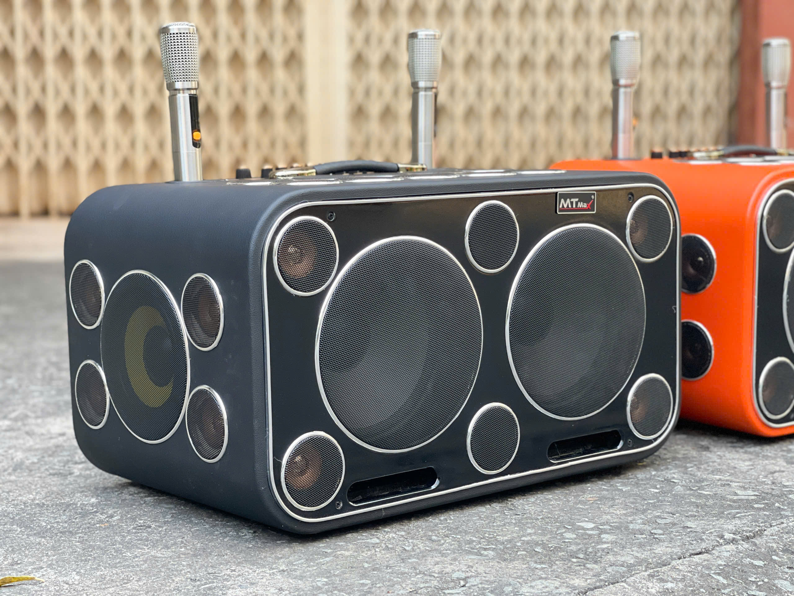 Loa Xách Tay K6 28 Đường Tiếng Kraoke, Công Suất Cực Đại Siêu Trầm 900W Mã Lực Bass Cực Mạnh ,28 Loa 2 Bass 25cm Siêu Trầm, Âm Thanh Sáng Ấm, Bluetooth 5.0, AUX, USB, Bộ Xử Lý DSP Echo, Delay, Rever hàng nhập khẩu