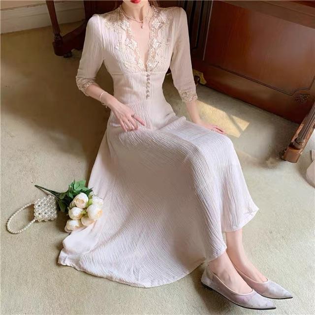 Đầm tiểu thư cổ điển
