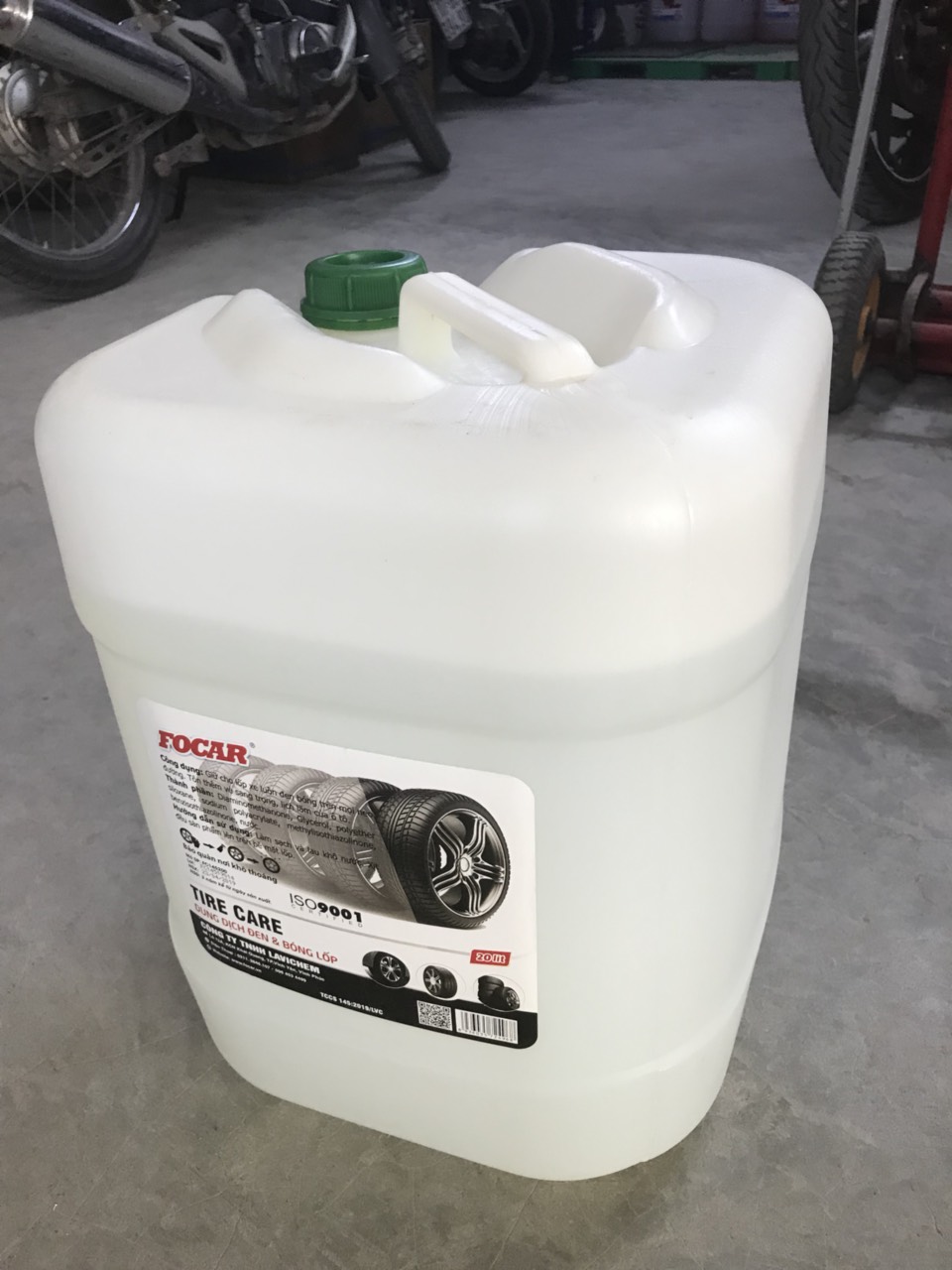 Dung dịch dưỡng ĐEN BÓNG LỐP XE FOCAR Tire Care can 20L Tiết kiệm