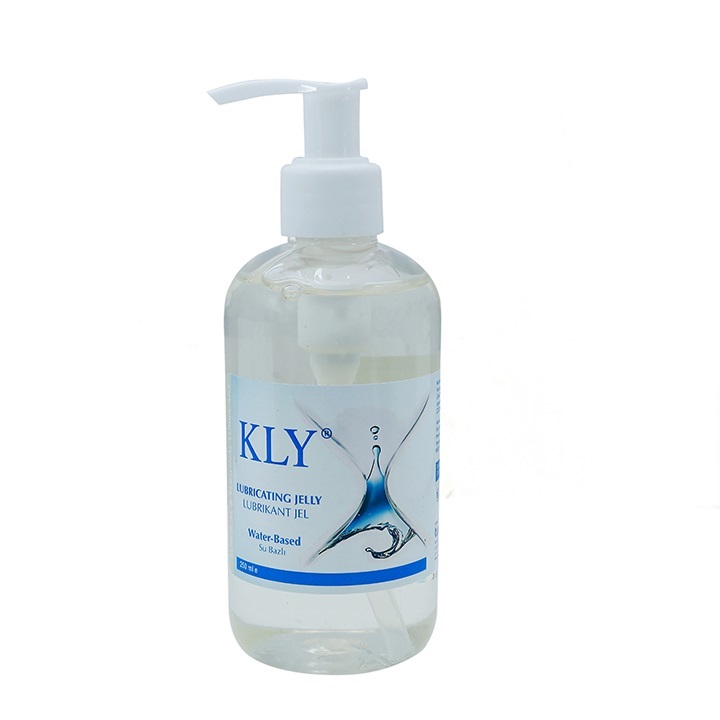 Combo Bao cao su Tâm Thiện Chí Family mỏng trơn và 1 chai gel KLY 250ml