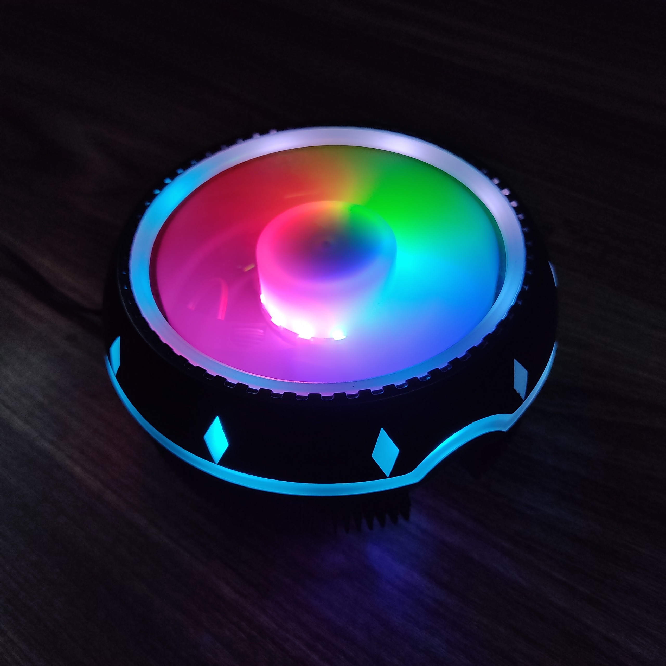 Quạt tản nhiệt CPU UFox Q1, led rgb 16 triệu màu, đảo màu tự động, quạt làm mát CPU U-Fox Q1