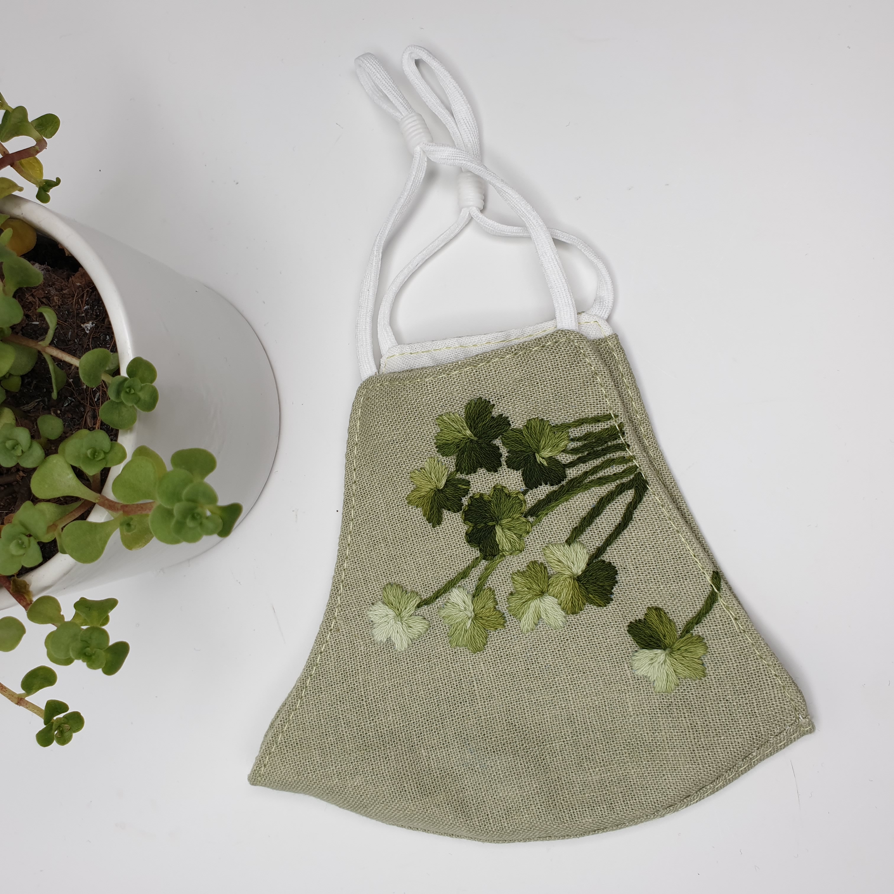 Khẩu trang thêu tay vải linen JL93X