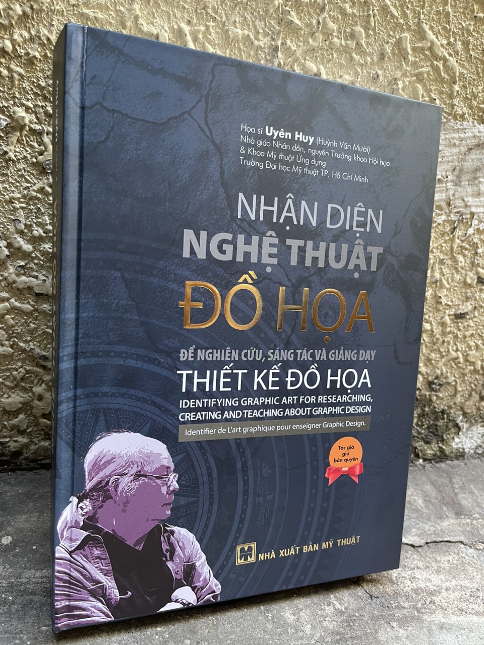 Sách - Nhận Diện Nghệ Thuật Đồ Họa - Để nghiên cứu , sáng tác và giảng dạy Thiết Kế Đồ Họa ( Tặng kèm sổ tay xương rồng )