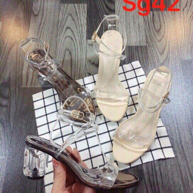 Hot hòn họt sandal quai trong hotren