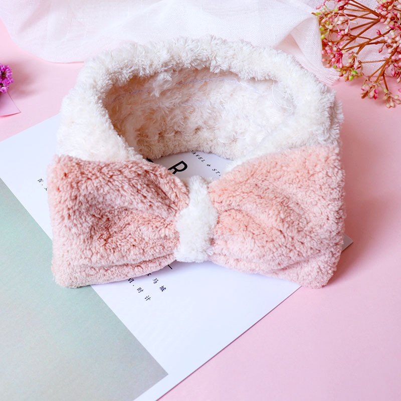 BĂNG ĐÔ NƠ TRANG ĐIỂM CAO CẤP CHO BẠN GÁI XINH GIAO MÀU NGẪU NHIÊN