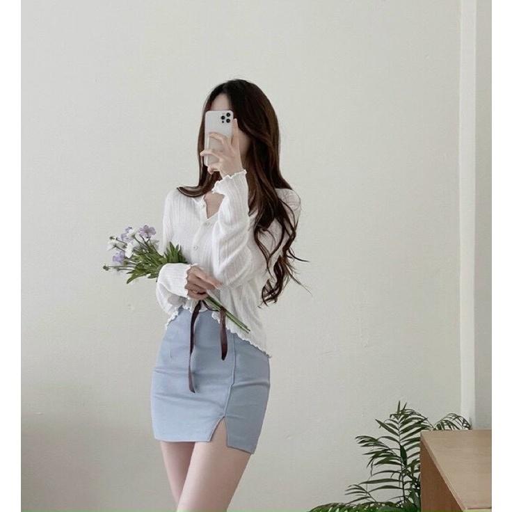 064 - SET ÁO TRẮNG NÚT GÀI CUỐN BIÊN CHÂN VÁY XANH