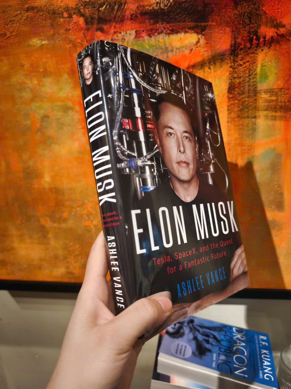 Sách - Elon Musk: Tesla, SpaceX, and the Quest for a Fantastic Future by Ashlee Vance - English Book