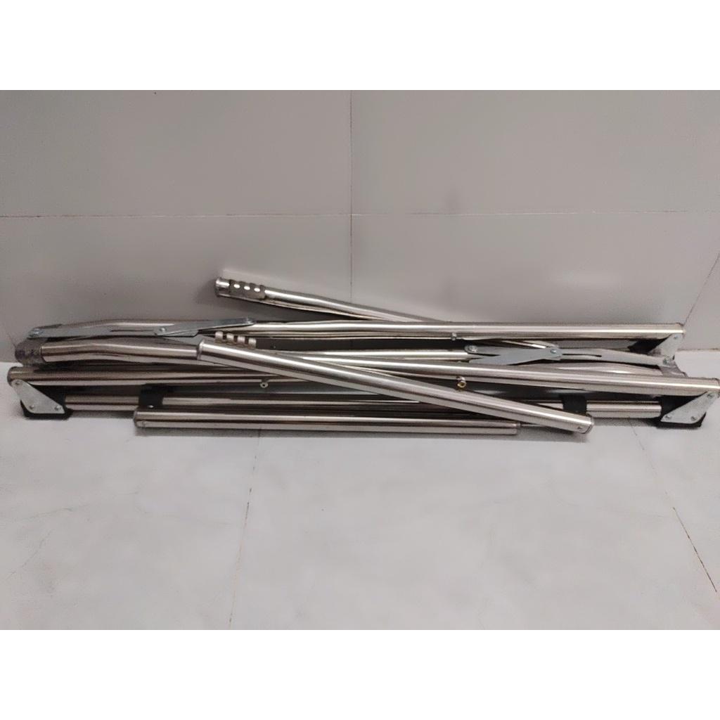 Khung Inox bóng 100% không rỉ sét, kèm túi đựng