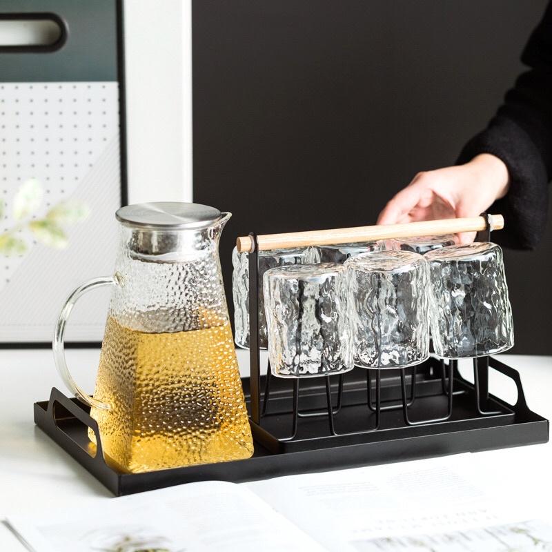 Giá Úp cốc chén tay cầm gỗ khung kim loại, Khay thép chữ Nhật quai xách đựng bình nước, đồ ăn