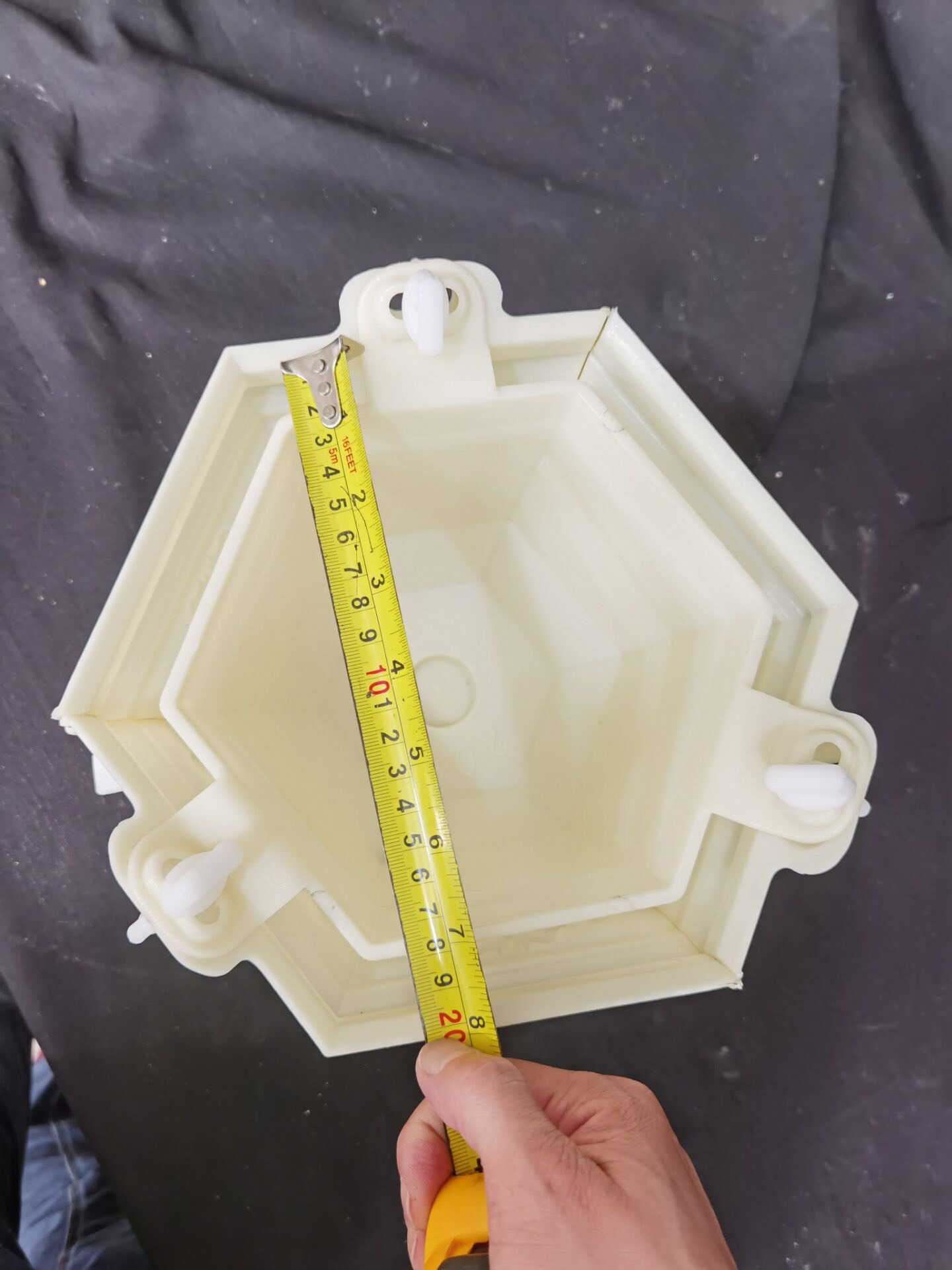 Khuôn đúc chậu lục giác rộng 20 cao 16 abs
