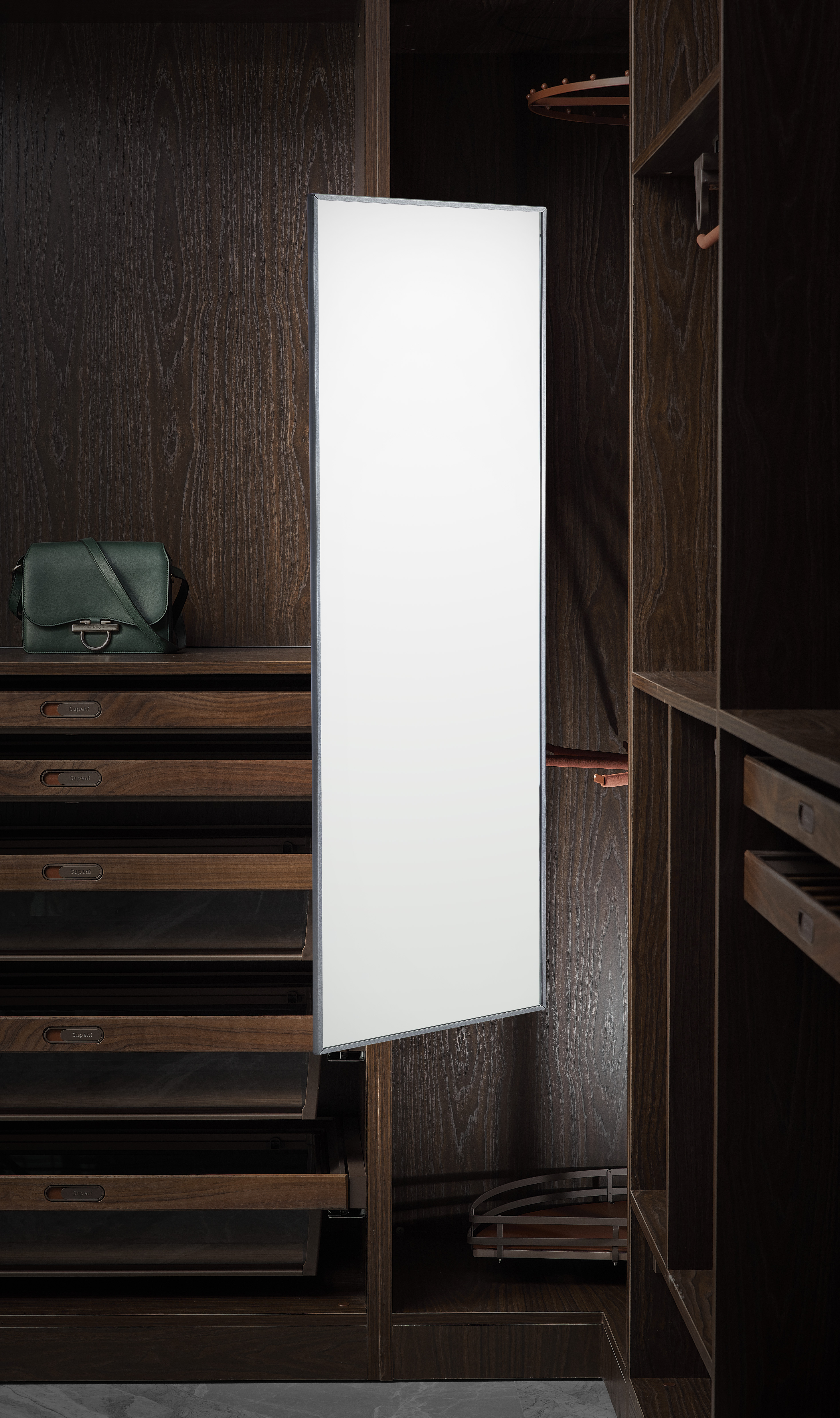 Phụ kiện của tủ áo