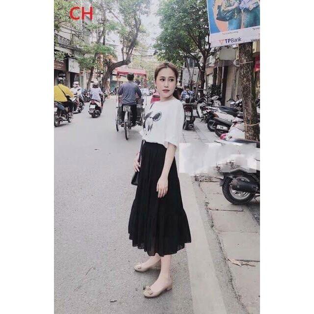 Sét áo phông dáng thụng và chân váy lưng chun dễ mặc