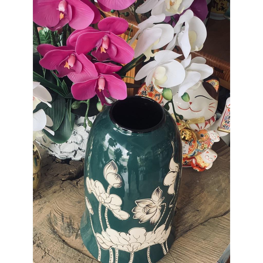 Bình hoa gốm sứ cao cấp.