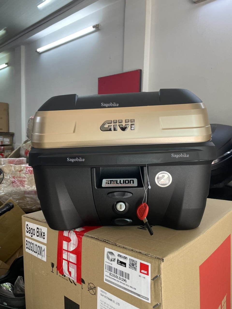 Thùng givi B32N Gold, thùng givi 32 lit B32Gold bản giới hạn với siêu khuyến mãi