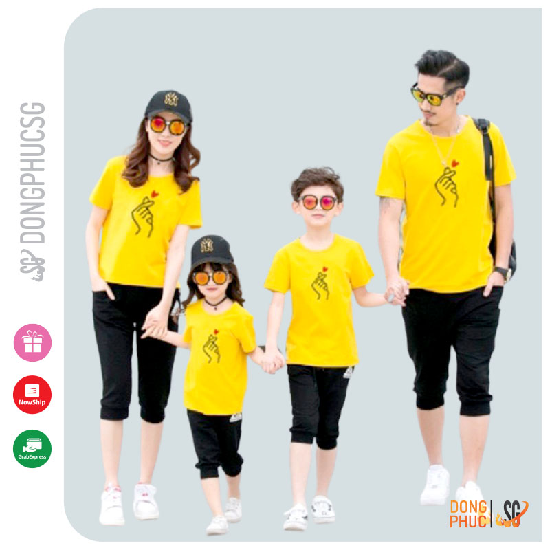 Áo gia đình bắn tim đồ đồng phục gia đình 3/4/5 người thun mềm mịn màu vàng GD309VD DONGPHUCSG