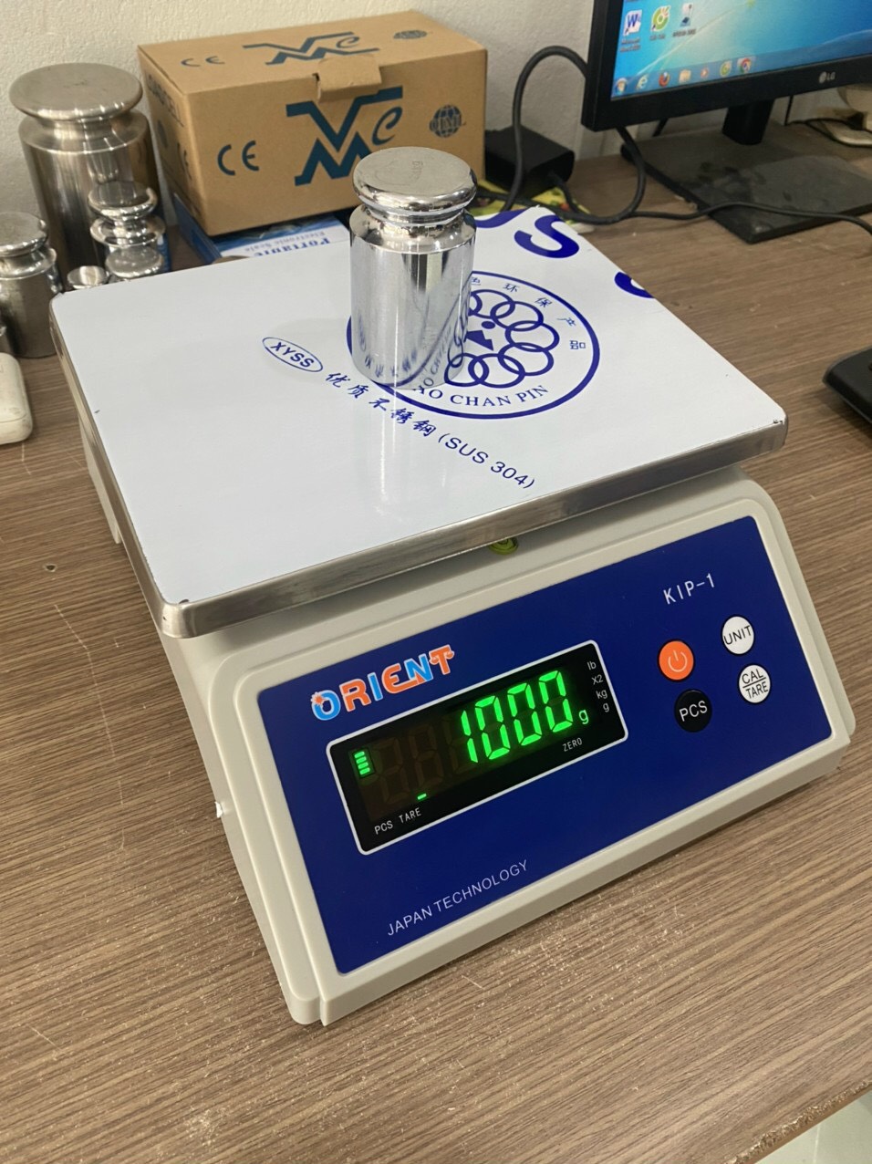 Cân Điện Tử KIP-1 CÂN CHỐNG NƯỚC 2 MẶT SỐ