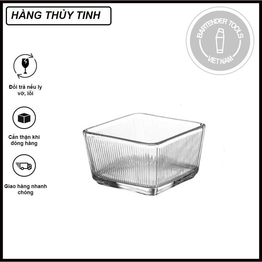 Khay , đĩa thủy tinh đựng đồ ăn nhẹ, hoa quả trong quán bar