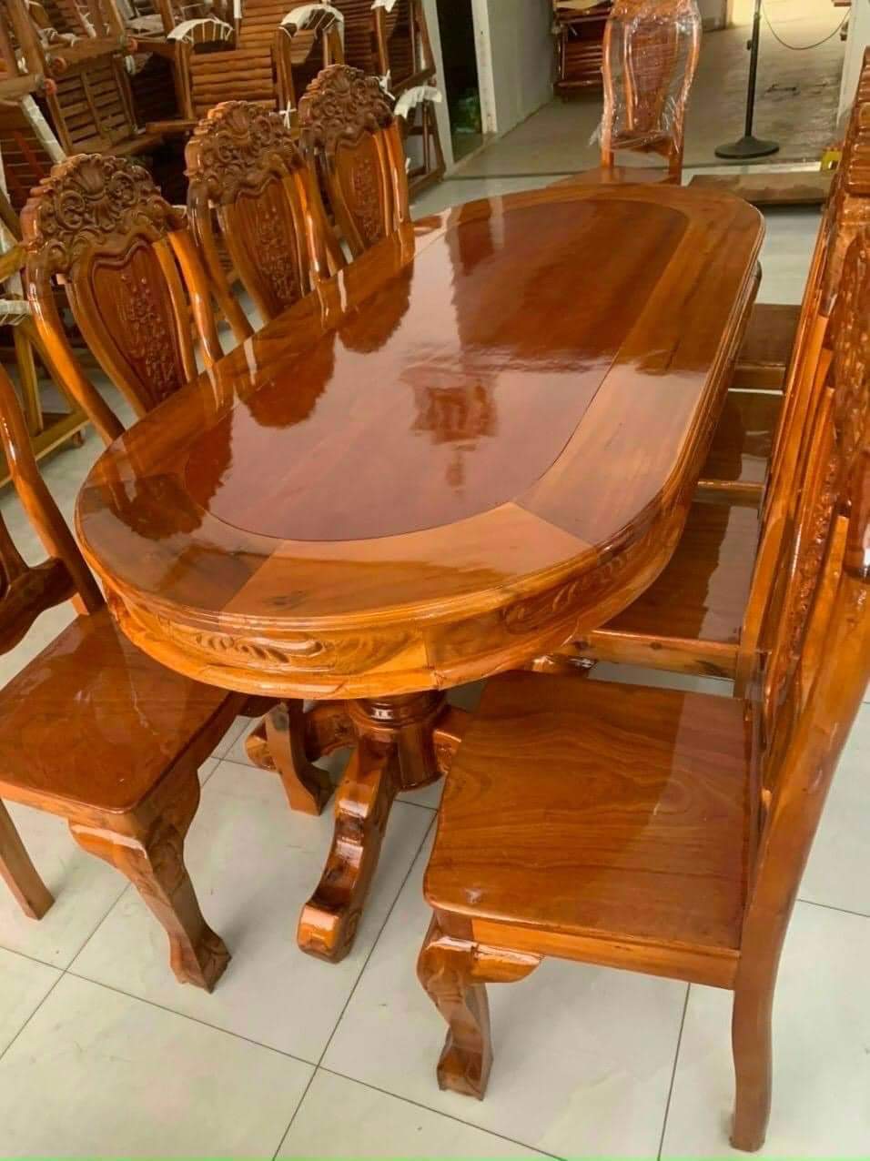 Bàn ăn 8 ghế gỗ Tràm bông vàng .mặt oval-Bộ bàn ăn 8 nhà bếp .
