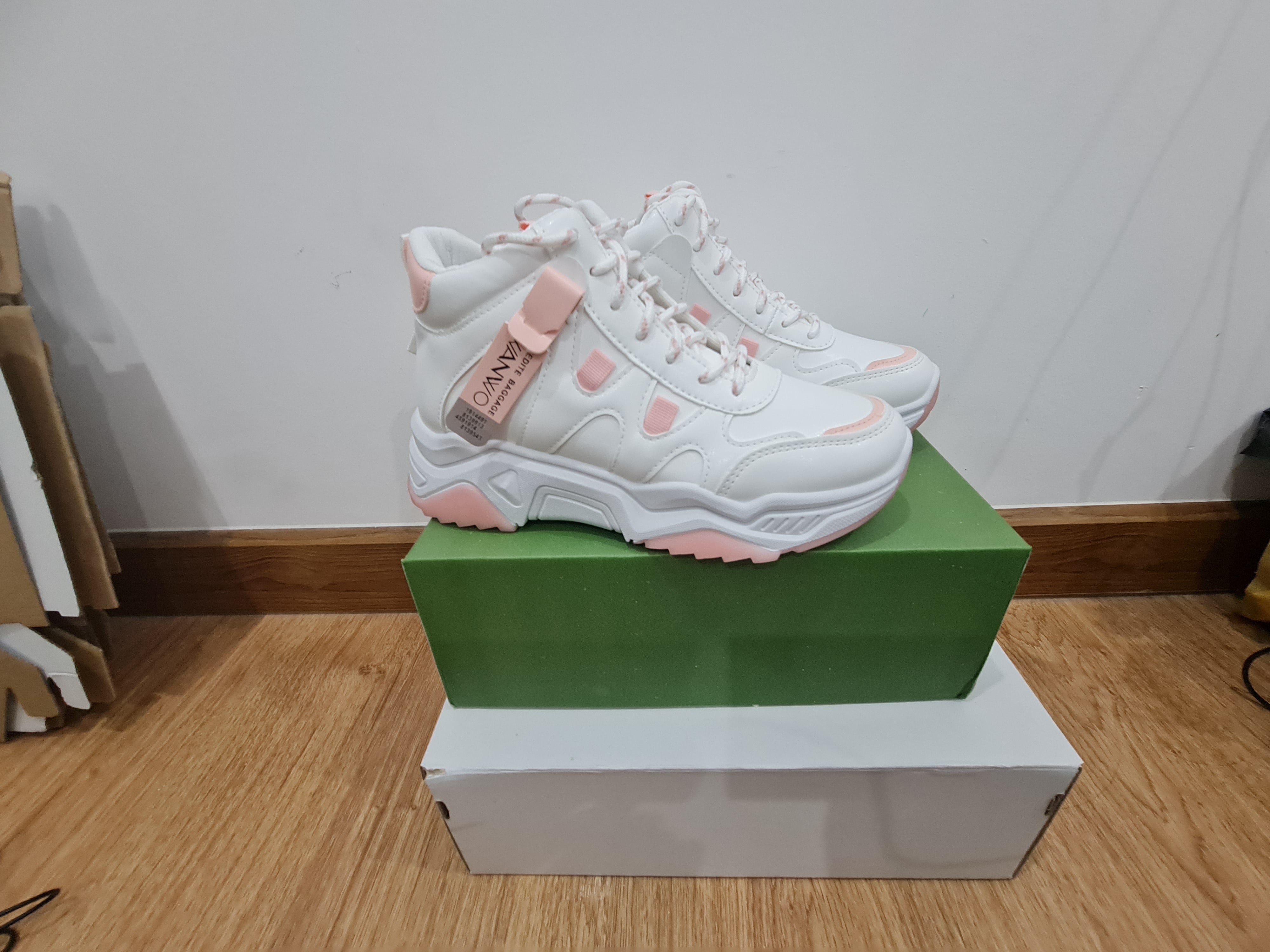 GIÀY TRẮNG / HỒNG/ ĐEN/ VÀNG NỮ SNEAKER PHONG CÁCH THỂ THAO, DÃ NGOẠI ĐẾ DÀY 4 CM CỔ CAO (FULL BOX)