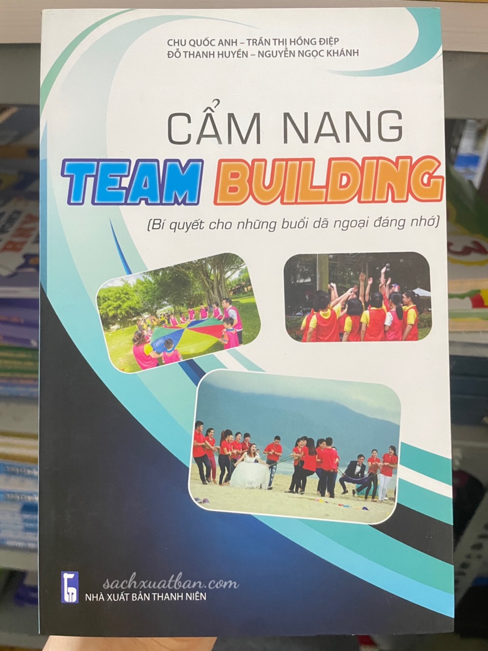 Sách Cẩm nang Team Buiding