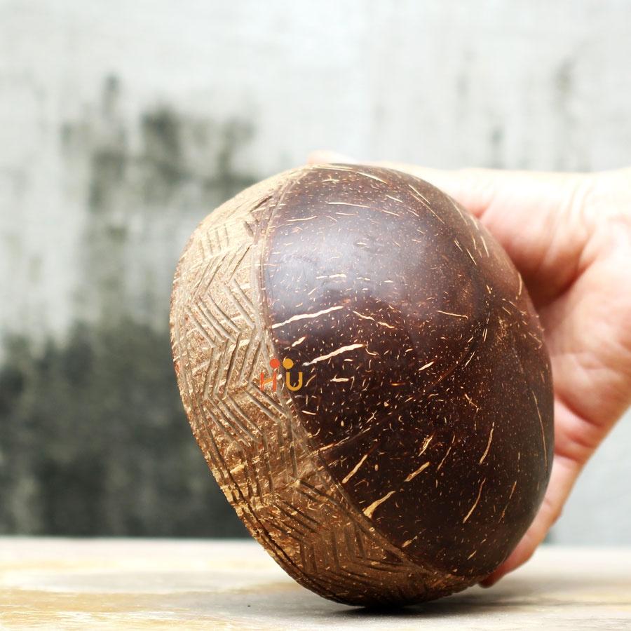 Tô gáo dừa khắc hoa văn Cam
