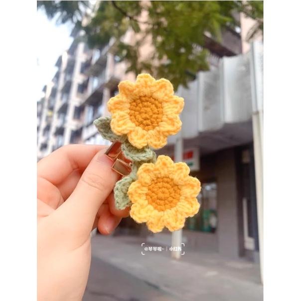 Kẹp tóc bông hoa bằng len handmade