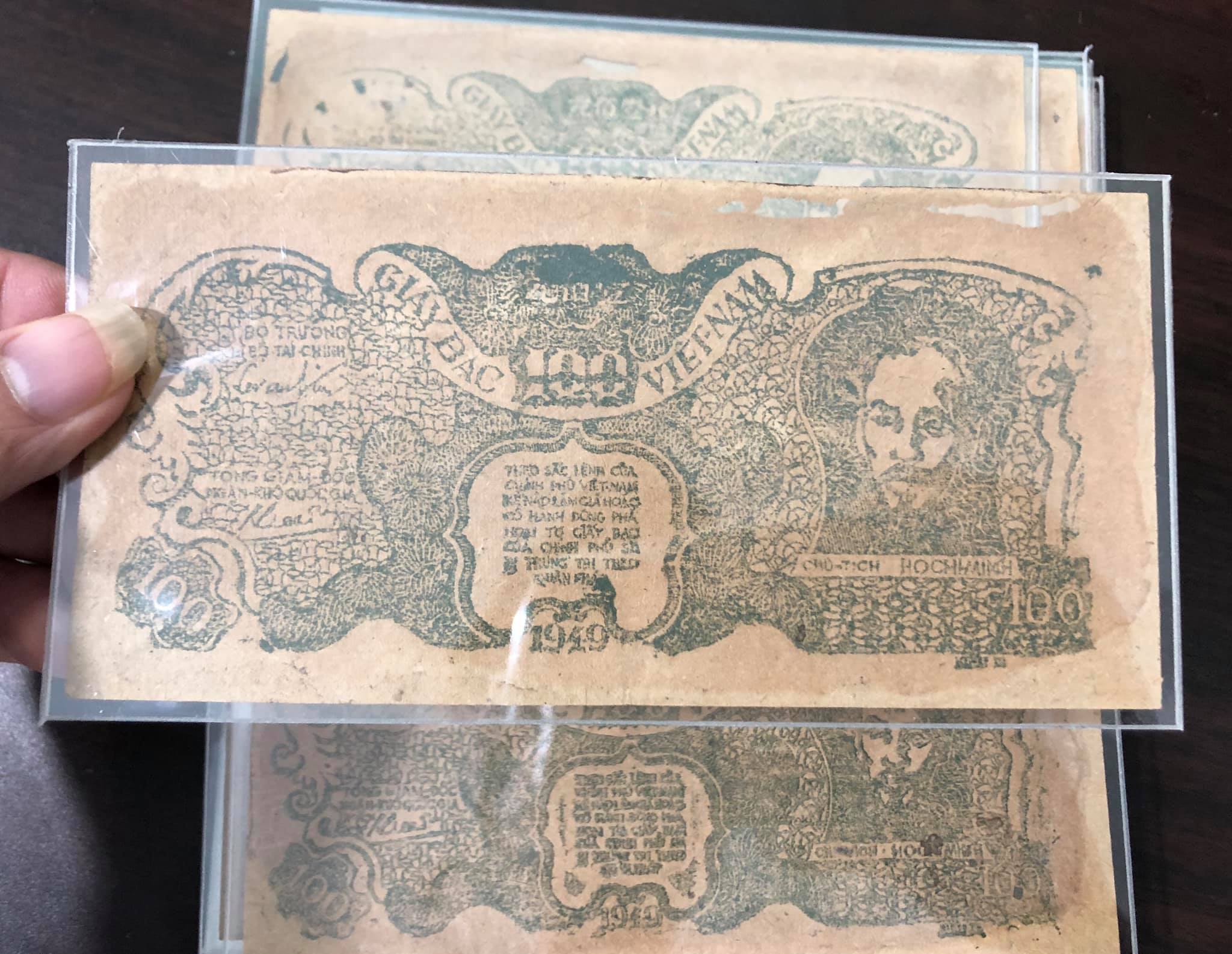Tiền cổ Việt Nam giấy rơm cụ Hồ mệnh giá 100 đồng phát hành trong giai đoạn đầu độc lập, bóng chìm đặc trưng rất đẹp
