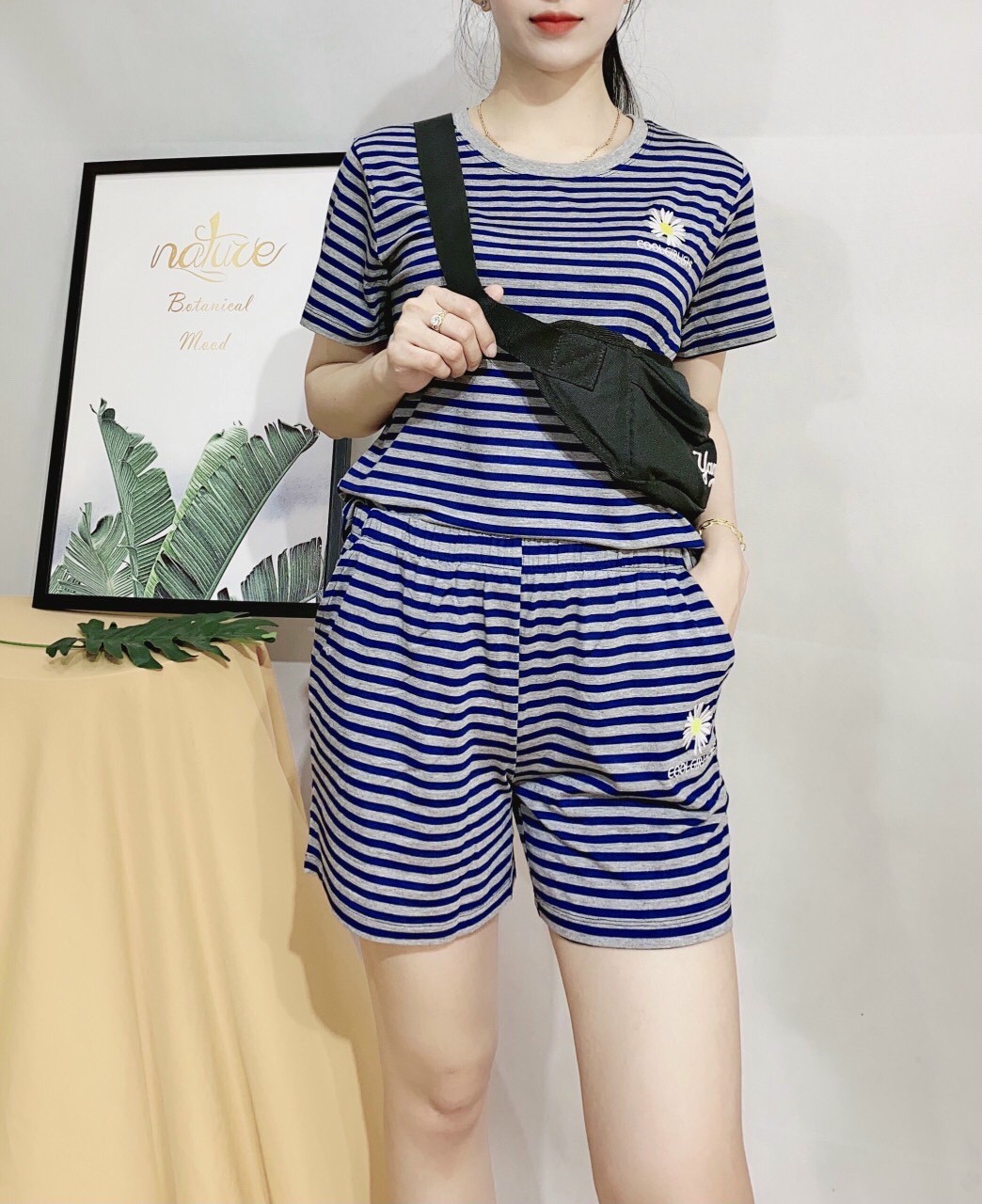 Bộ cộc kẻ  quần đùi - giao màu ngâũ nhiên