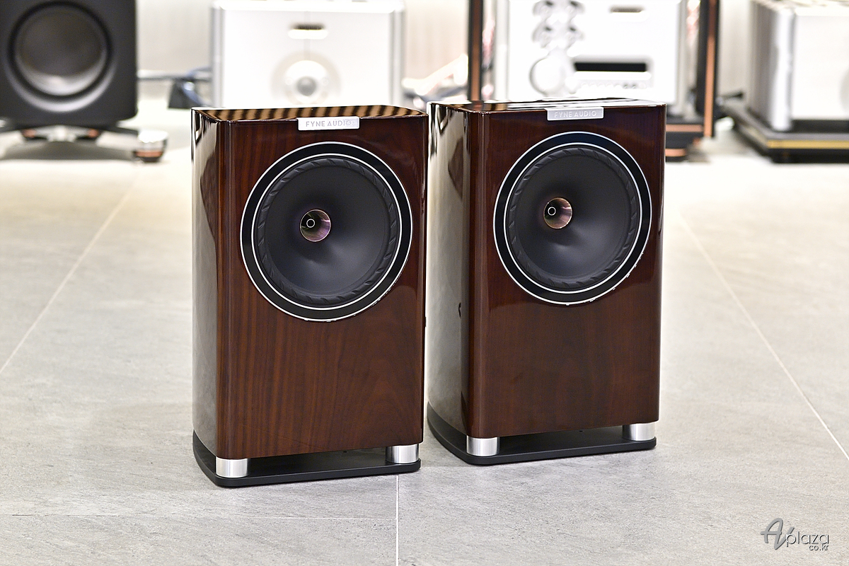 Loa Bookshelf Fyne Audio F 701- new 100%