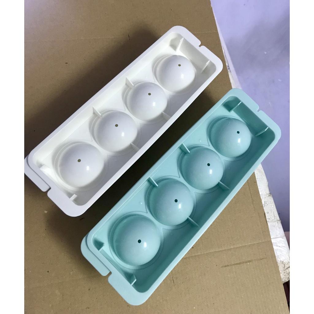 Khay Nhựa Làm Đá 4 Viên Tròn Có Nắp Hole Hàn Quốc KT: 26x9 Cm