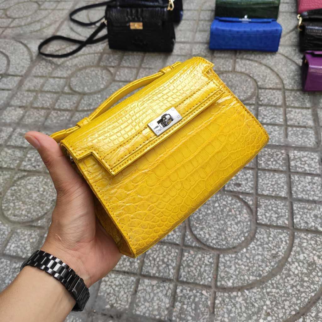 Túi nữ màu vàng quyến rũ. Da bụng cá sấu vân mịn đẹp Cao cấp!