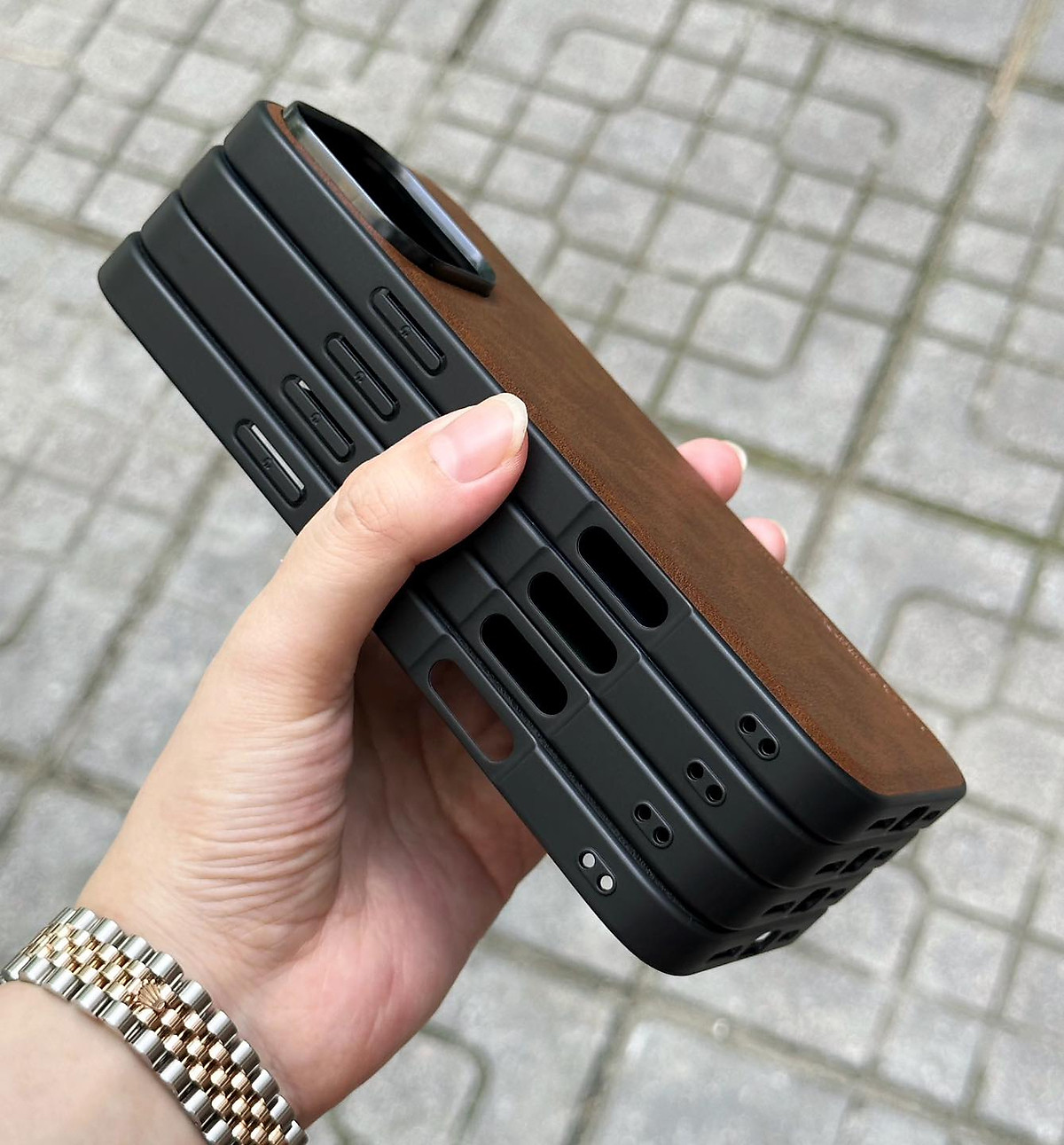Ốp lưng cho iPhone 16 Pro Max, iPhone 16 Pro, iPhone 16 Plus, iPhone 16 hiêu X-Level lưng da viền mềm chống sốc cao cấp - Hàng chính hãng