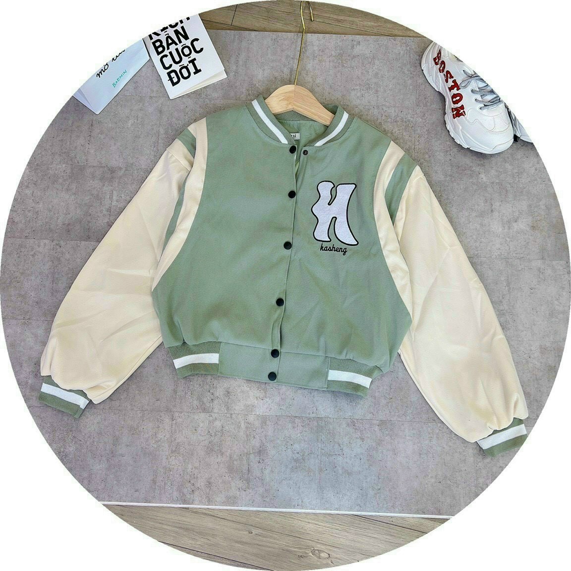 Áo khoác da lộn 2 lớp lót dù có túi trong logo kasheng,  Áo Khoác Bomber Nữ Chữ H Kasheng, Áo khoác lửng croptop bomber thêu chữ kaki da lộn 2 lớp unisex ulzzang nam nữjin