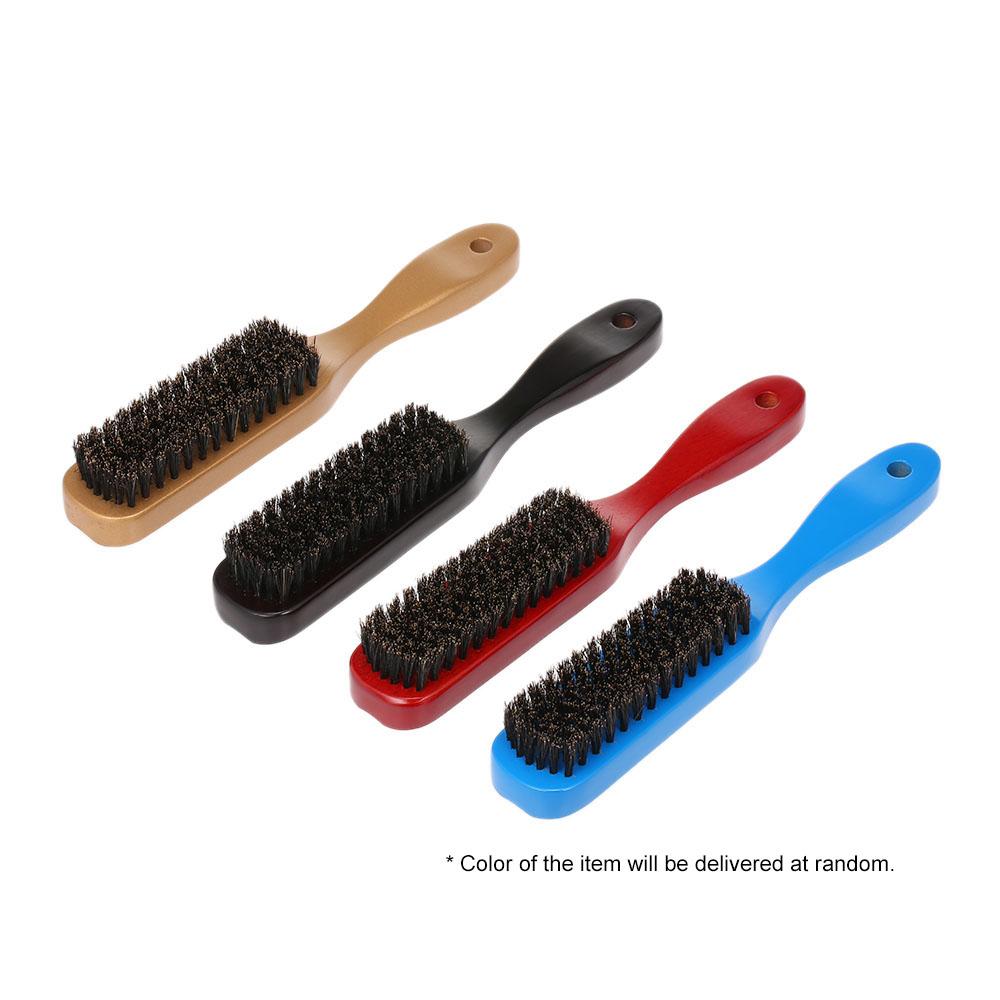 Bàn chải râu có tay cầm thoải mái, độ cứng thích hợp giúp massage da mặt tốt