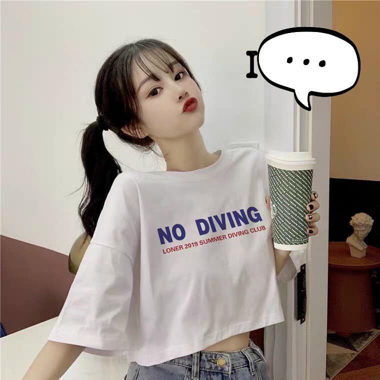 Áo thun croptop nữ in chữ form rộng